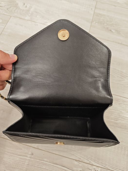 Дамски чанти - бежова или черна