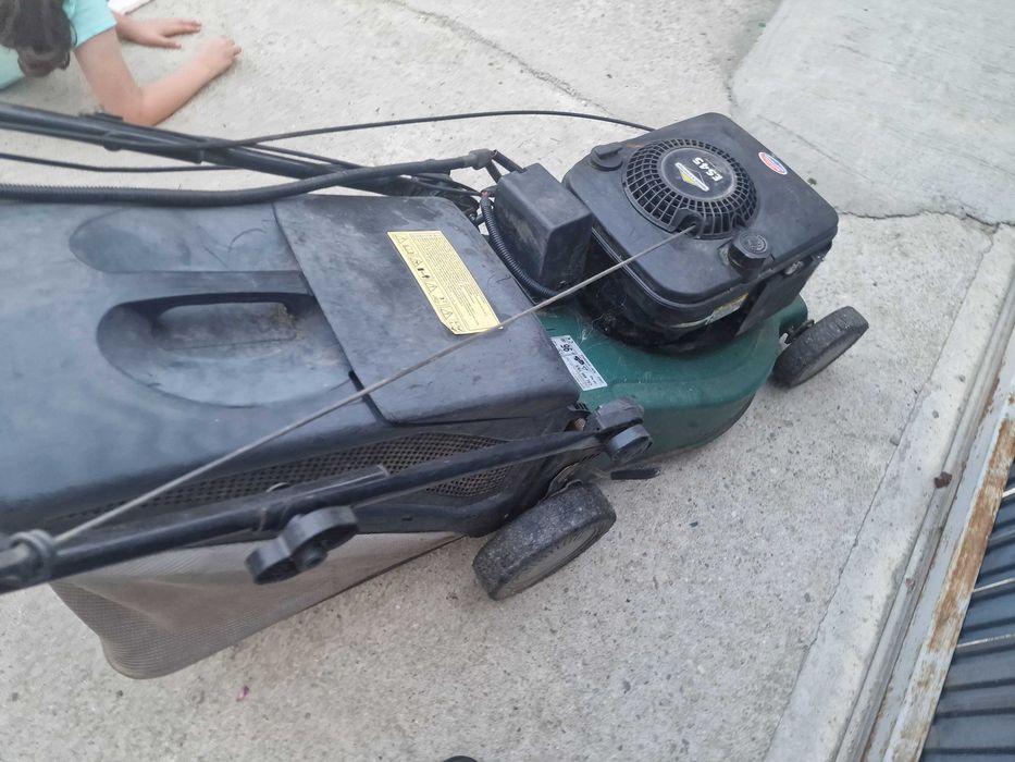 Masina de tuns iarba pe benzina BRIGGS TRACTIUNE + COS DOAR 550RON