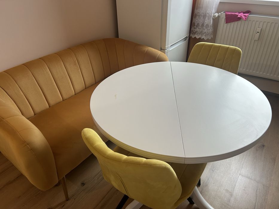 Маса, канапе и стол