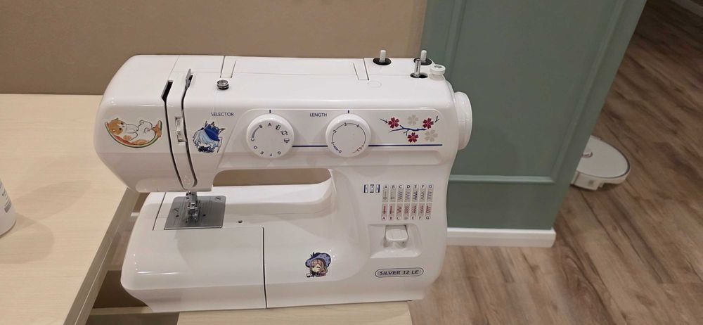 Швейнная машина  janome