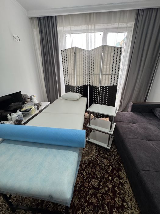 Кушетка, ширма, помощник