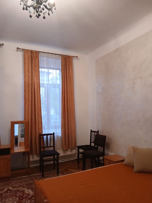 Merită!Casa boierească,generoasă, zona centrala.