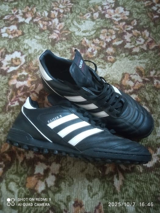 Продавам маратонки Адидас