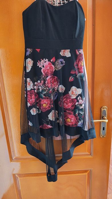 Офицялна черна рокля на цветя