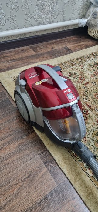 Пылесос от LG 2000W