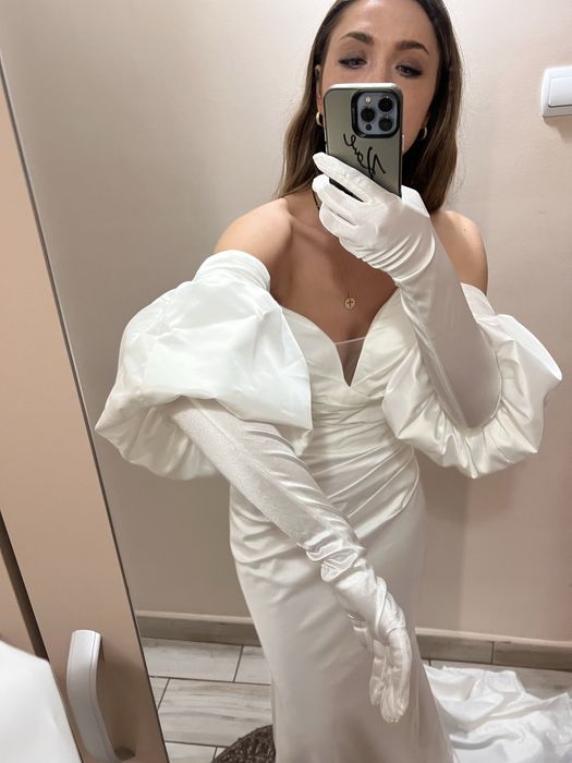 Rochie mireasa cu manusi