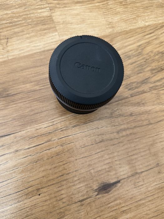 обектив Canon RF-S 18-45mm f/4.5-6.3 IS STM