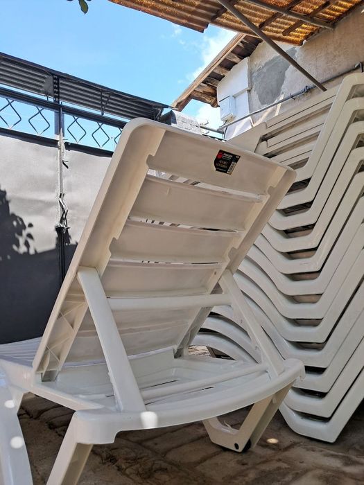 Лежак Шезлонг для бассейна