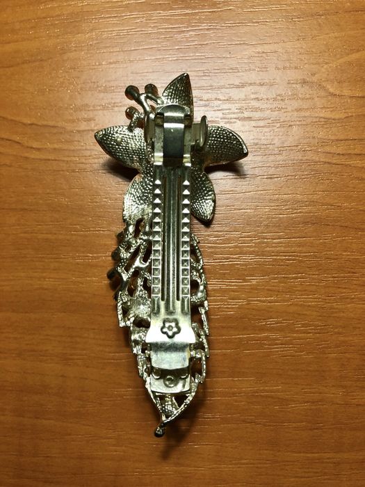 Луксозна шнола за коса с камъни