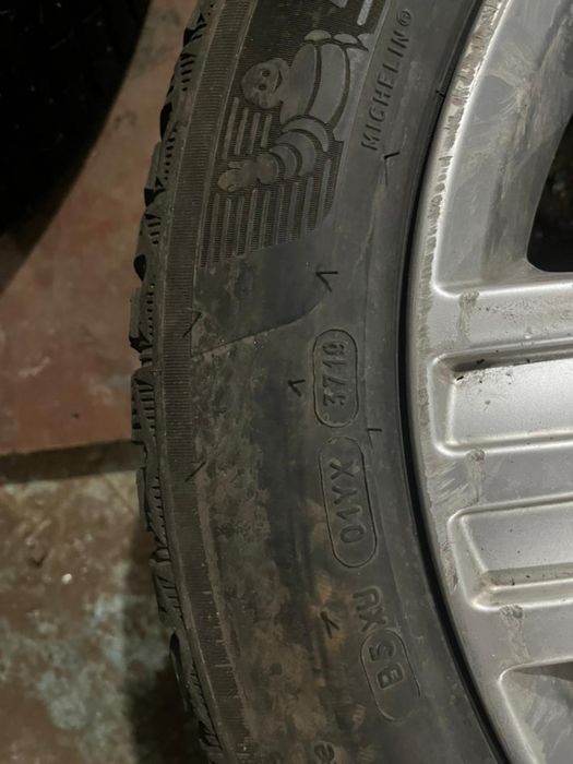 Диски от  Мерс  р18  с шинами