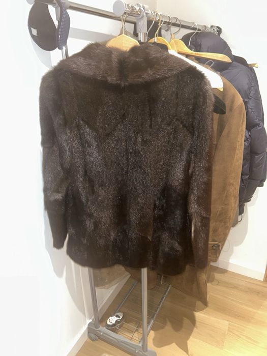 Продавам късо палто естествен косъм