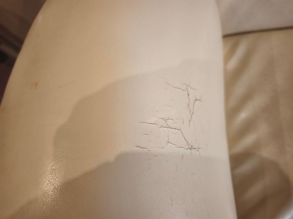 Кожен диван. Естествена кожа, разтегателен, запазен, бежов цвят.