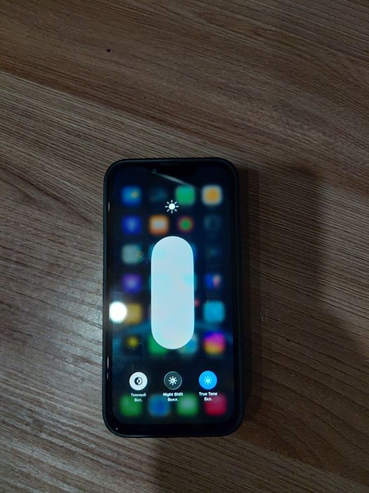 Продам Iphone 13