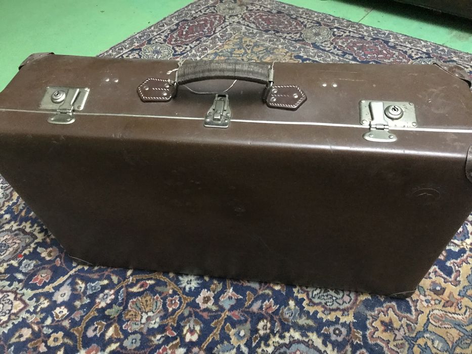 Чемодан антикварный ретро винтаж