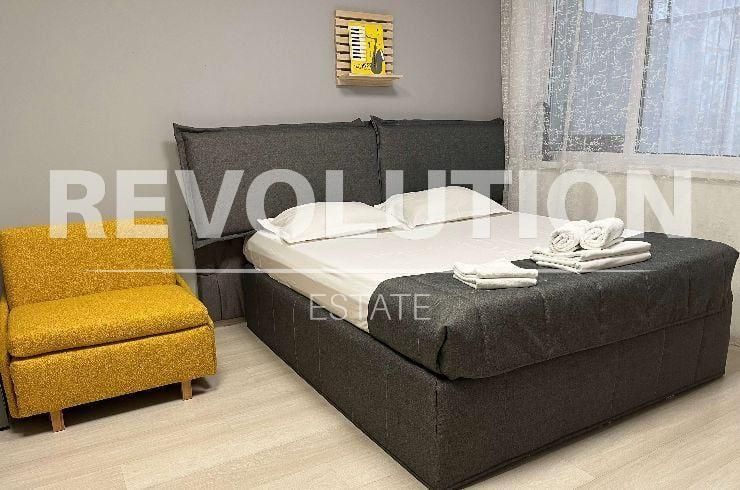 Дава се под наем Едностаен апартамент в Варна, ВИНС - 40 кв.м за 400 € - Снимка #1