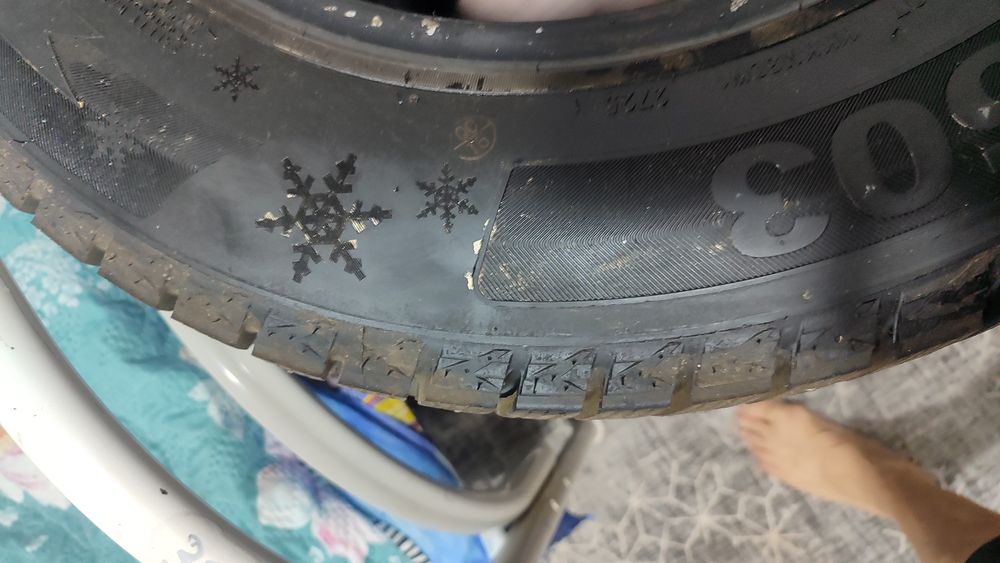 Продам комплект шин