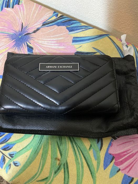 Ново дамско портмоне Армани