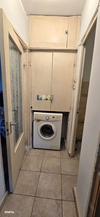 Apartament 2 camere semidecomandat Zona Far Etajul 1 Încadrat Centrala