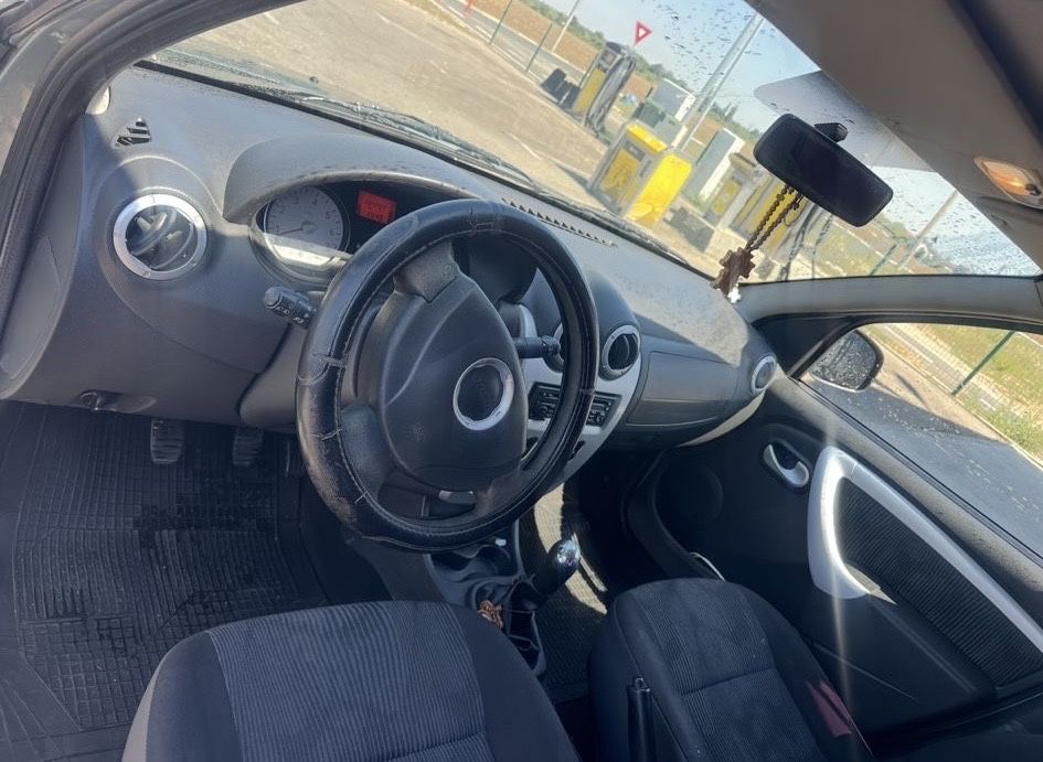 Vând Dacia Sandero 2008