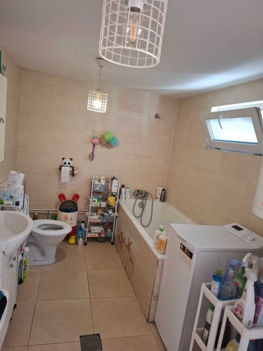 Particular vand casa si teren 195 mp sector 1
