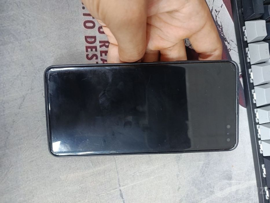 Samsung Galaxy S10 5G telefoni sotiladi