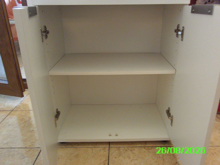Mobilier gradina ,Dulap/Comoda BEBE si un turn cu 3 etajere .comoda cu 3 sertare