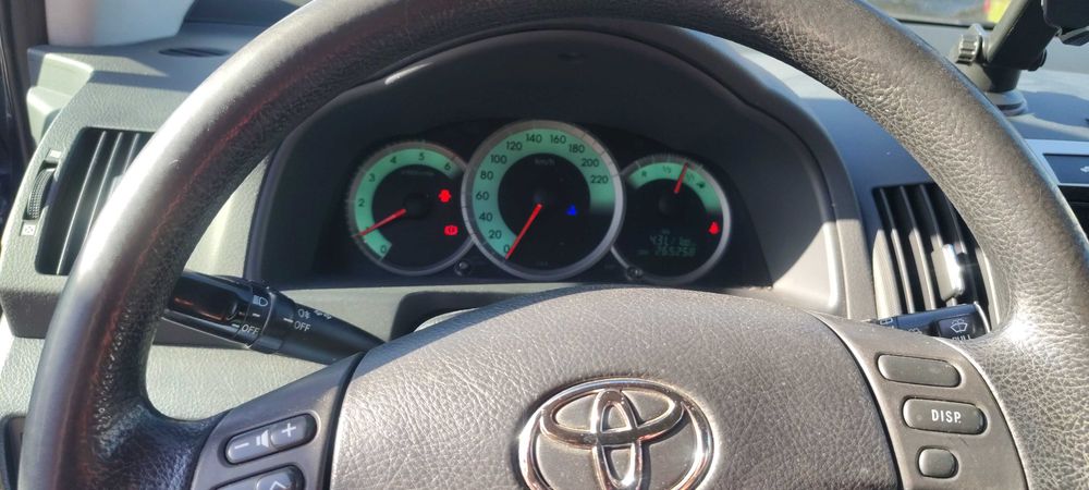 Продавам Toyota Corolla verso
