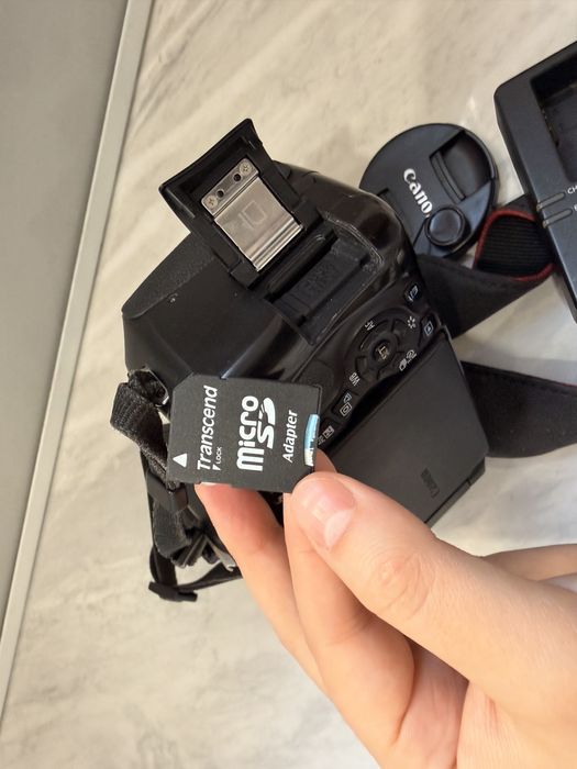 Срочно! Canon 600D, отличная камера для старта