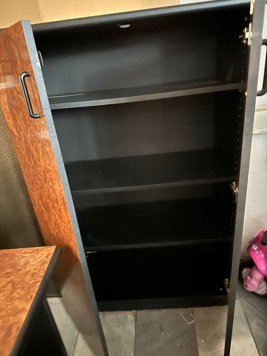 Мебели - бюра и шкафове