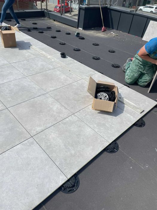 gresie 2 cm pe picioruse-pardoseala flotanta