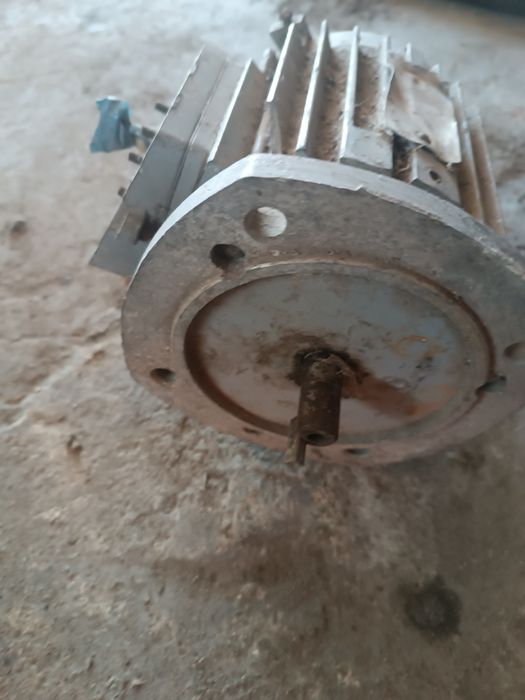 Продам электро двигатель