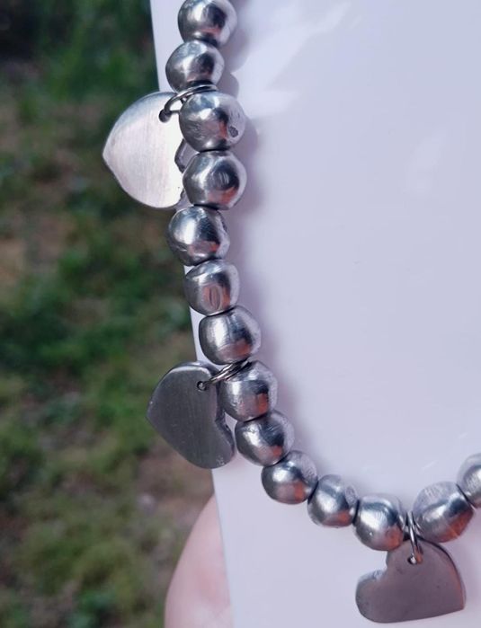 Colier Vestopazzo cu inimioare si margele din aluminiu reciclat