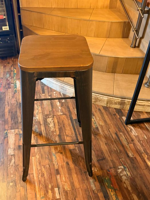 Метален Бар стол