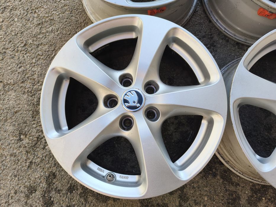 Шкода/ Shkoda; Фолксваген/VW; 16 цола 5х112; 4 бр. Лети джанти