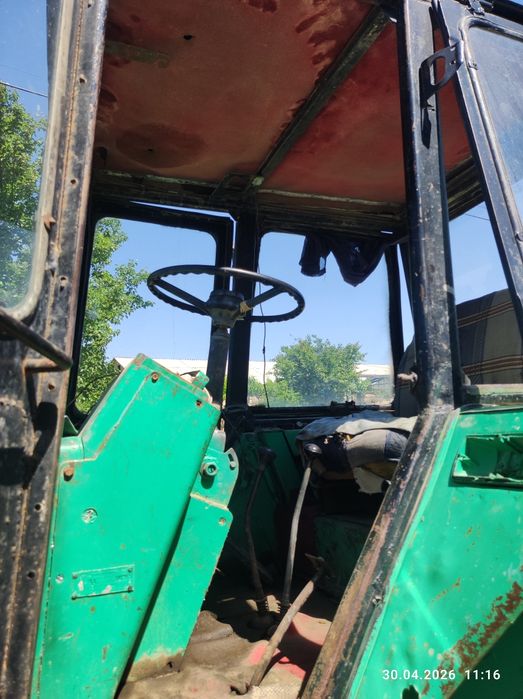 TTZ traktor sotiladi