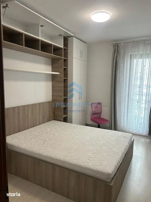 Sisesti 4 camere cu balcon si loc de parcare