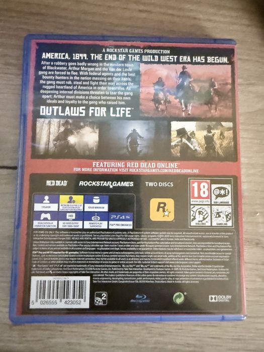 Vand Red Deat Redemption  2 si Sniper Elite 5 inpecabile