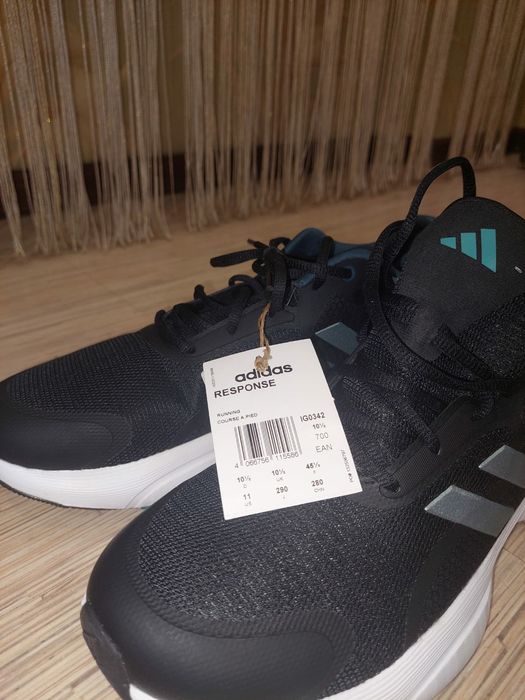 Крассовки новые Адидас