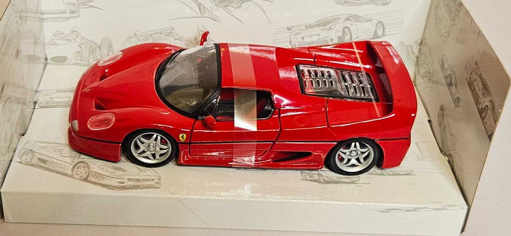 Macheta Bburago Ferrari R & P F50, 1:24