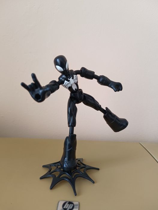 Продам фигурку человека паука Веном