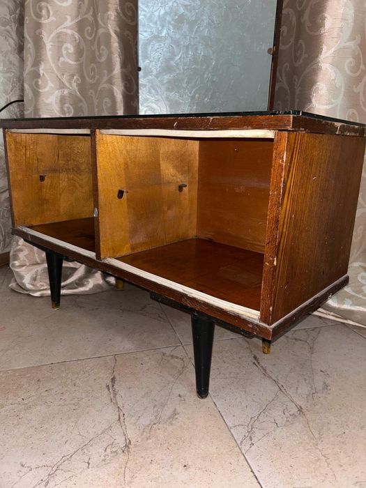 Трюмо с зеркалом!