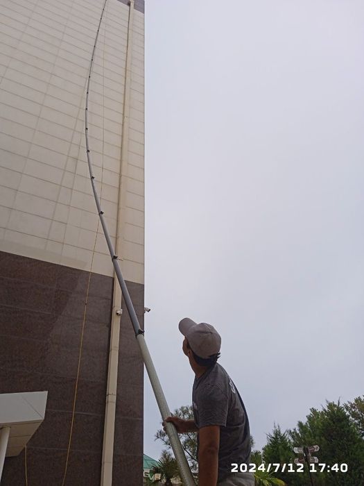 Oyna va fasad yuvish xizmati