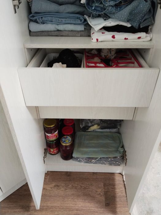 Продаётся угловой шкаф