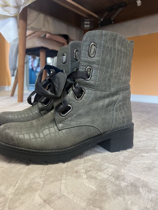 Зимни ботуши номер 40