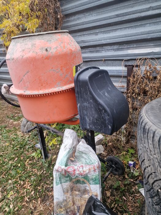Продам бетономишалку