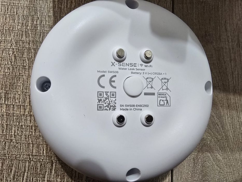 Нови Wi-Fi Сензори за Наводнение / Теч на вода X-Sense SWS0B (Комплект 3 бр.)