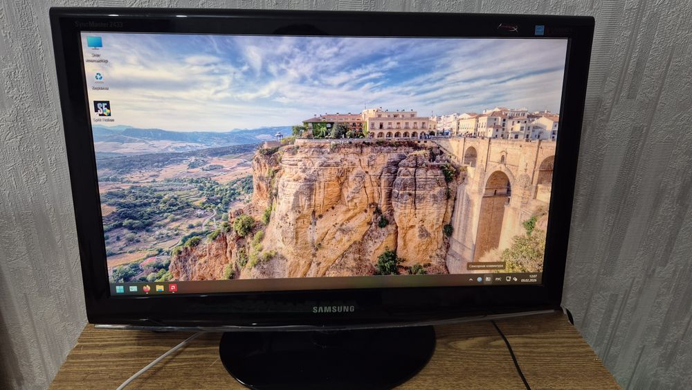 Монитор Samsung syncmaster