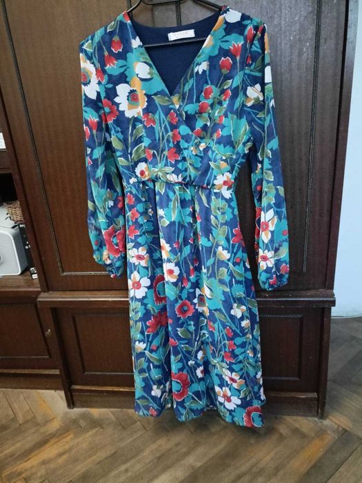 две красиви рокли