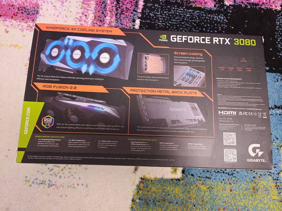 Nvidia GeForce RTX 3080 la cutie cu toate accesoriile