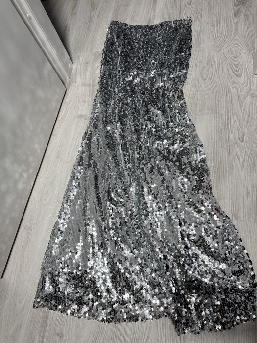 Fusta maxi paiete size 36/38 ușor elastică